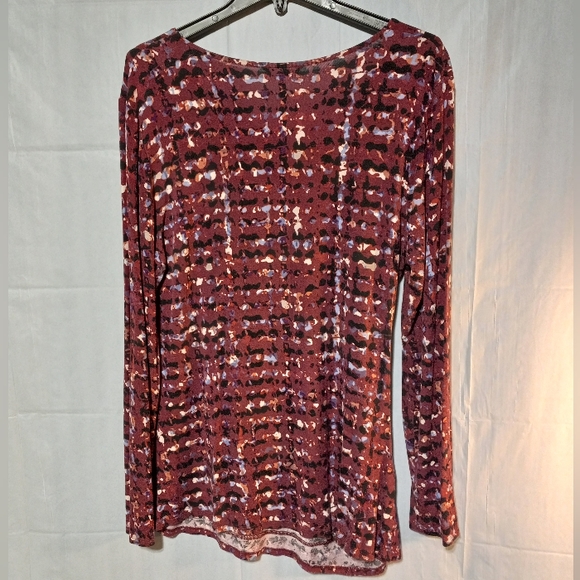 Daisy Fuentes EUC Burgundy Patterned Top, Asymmetrical Neckline, XL - Picture 7 of 7